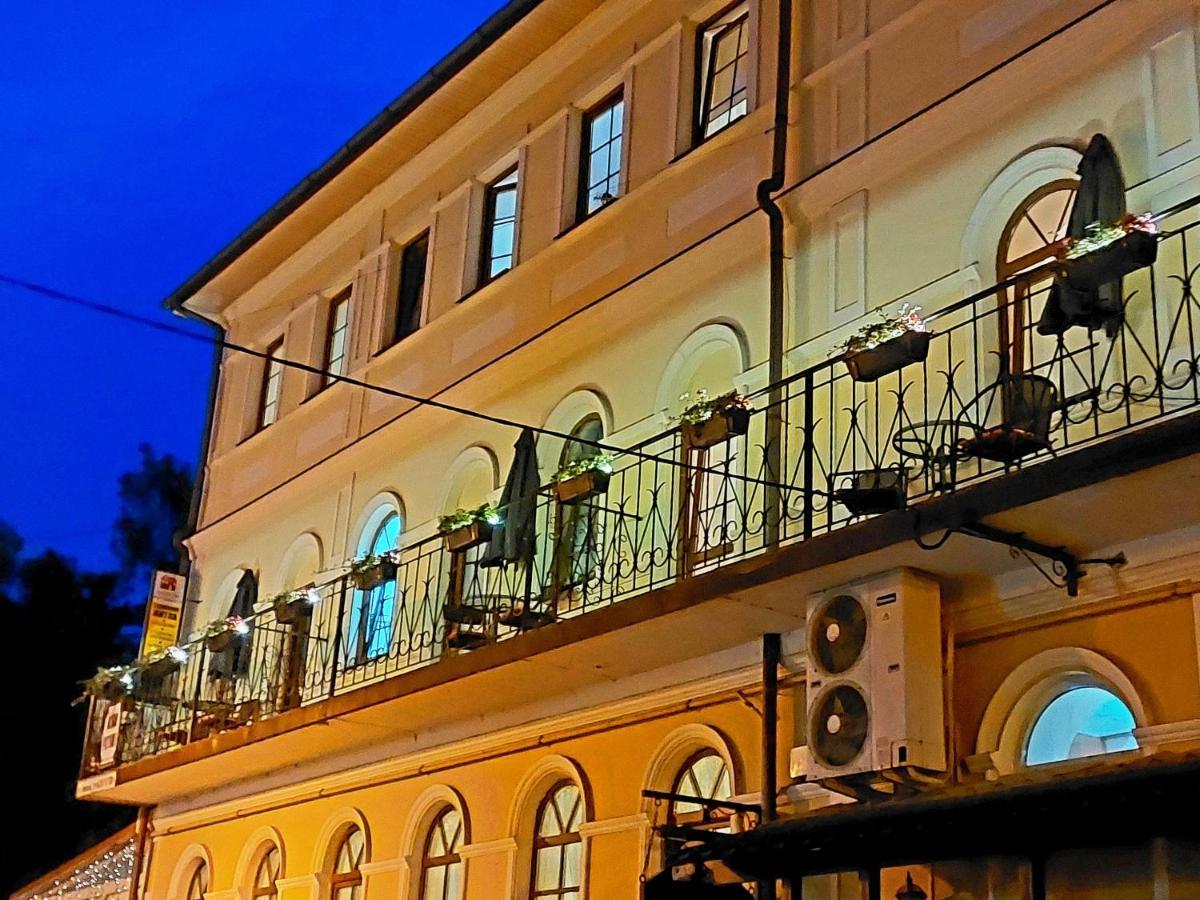 Apartments U Ratushi Kamianets-Podilskyi Ngoại thất bức ảnh